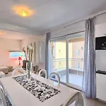 Three Bedroom With Sea View And Pool Aside Трогир