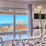 Three Bedroom With Sea View And Pool Aside Трогир