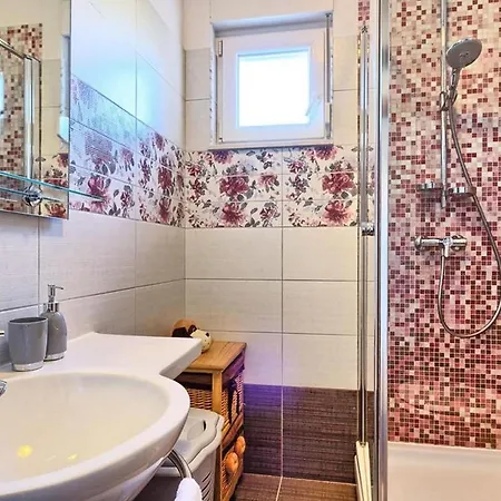 Three Bedroom With Sea View And Pool Aside Apartment Trogir