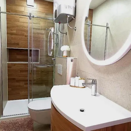 Three Bedroom With Sea View And Pool Aside *