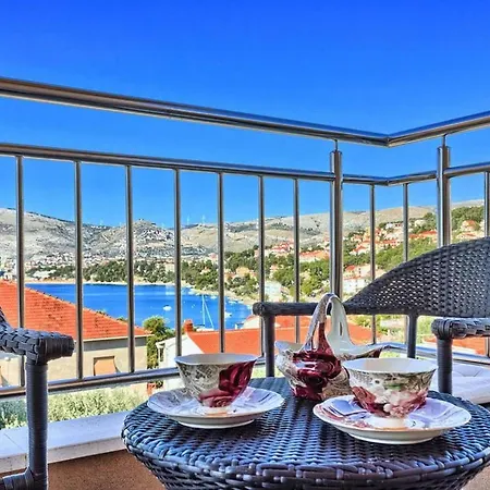 Three Bedroom With Sea View And Pool Aside Apartment Trogir