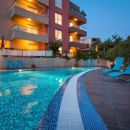 Three Bedroom With Sea View And Pool Aside Apartment *
