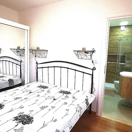 Three Bedroom With Sea View And Pool Aside Lejlighed Trogir